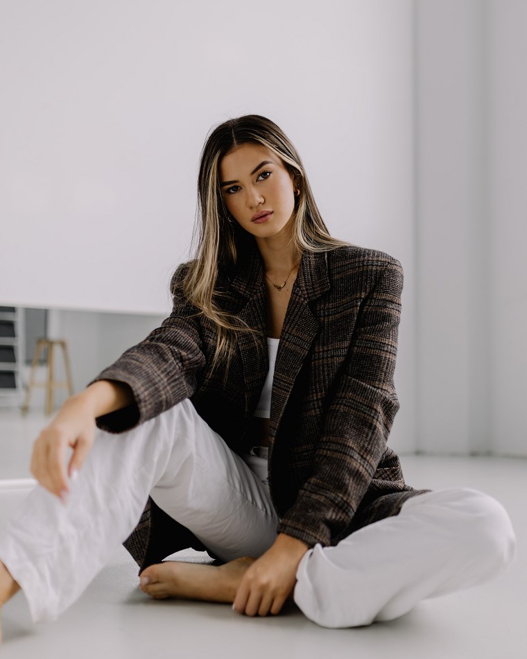 anchal - Mumbai Call Girl